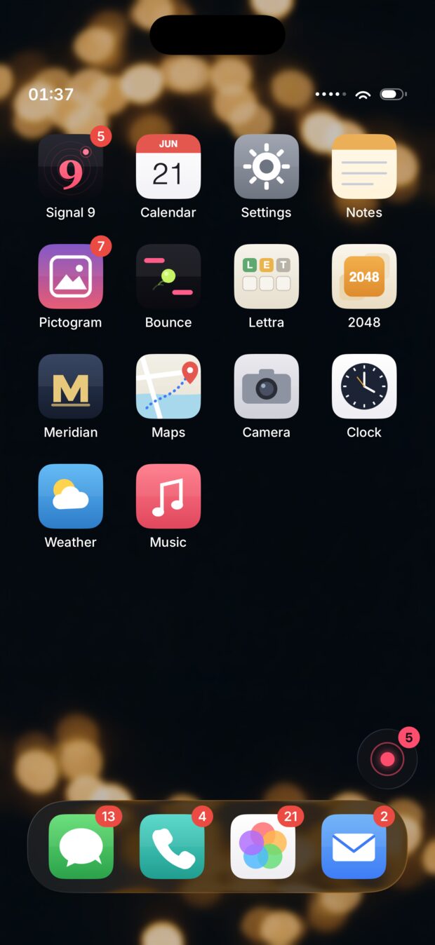 The home screen of the recovered phone, with Messages, Photos, Maps, Notes, a social app and more — each one holding evidence.